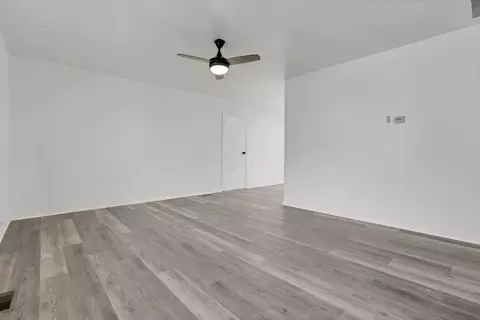 Living - 2009 Fair Oaks Dr, Sidney, OH 45365 photo 2 of 4