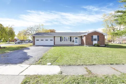Exterior - 2009 Fair Oaks Dr, Sidney, OH 45365 photo 3 of 10