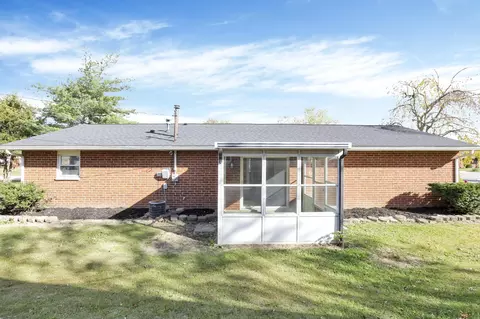Exterior - 2009 Fair Oaks Dr, Sidney, OH 45365 photo 8 of 10