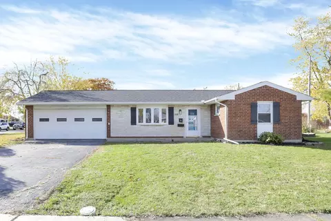 Exterior - 2009 Fair Oaks Dr, Sidney, OH 45365 photo 2 of 10