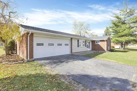Exterior - 2009 Fair Oaks Dr, Sidney, OH 45365 photo 6 of 10