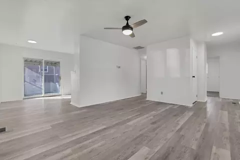Living - 2009 Fair Oaks Dr, Sidney, OH 45365 photo 3 of 4
