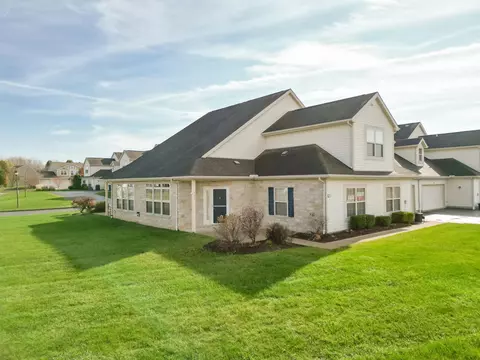 201 Willow Trail Dr, Johnstown, OH 43031