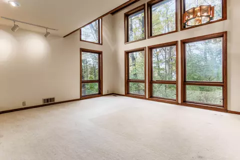 Living - 170 Sylvan Ct, Circleville, OH 43113 photo 1 of 13