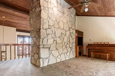 Living - 170 Sylvan Ct, Circleville, OH 43113 photo 12 of 13