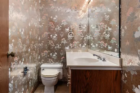 Bath - 170 Sylvan Ct, Circleville, OH 43113 photo 1 of 3