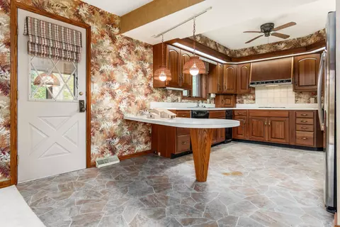 Kitchen - 170 Sylvan Ct, Circleville, OH 43113 photo 1 of 6