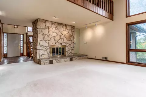 Living - 170 Sylvan Ct, Circleville, OH 43113 photo 5 of 13