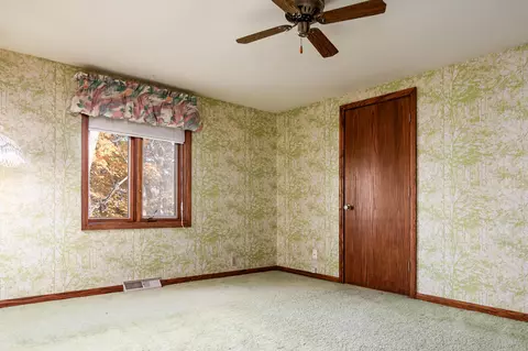 Bedroom - 170 Sylvan Ct, Circleville, OH 43113 photo 5 of 7