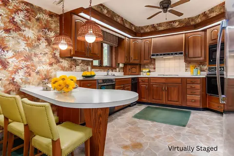 Kitchen - 170 Sylvan Ct, Circleville, OH 43113 photo 2 of 6