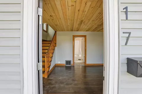 Entry Way - 717 E Main St, Newark, OH 43055 photo 1 of 8