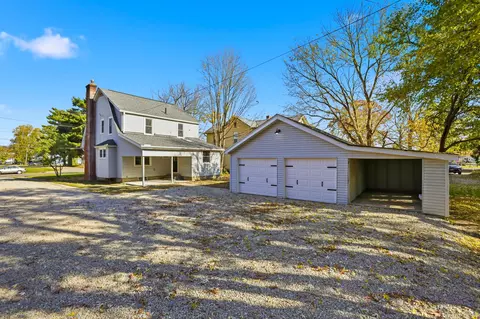 Exterior - 717 E Main St, Newark, OH 43055 photo 6 of 7