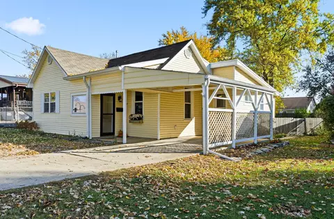 28 Chestnut St, Delaware, OH 43015