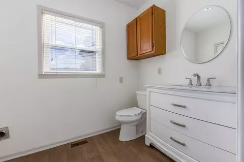 Bath - 844 E Wheeling St, Lancaster, OH 43130 photo 1 of 3