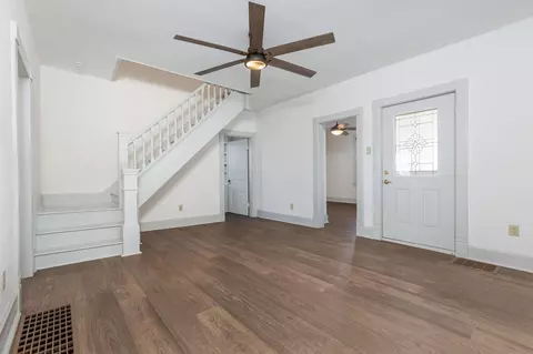 Living - 844 E Wheeling St, Lancaster, OH 43130 photo 2 of 4