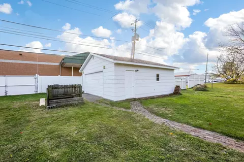 Exterior - 844 E Wheeling St, Lancaster, OH 43130 photo 10 of 17
