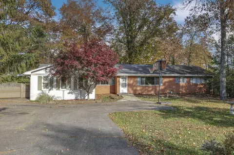 1590 Northwood Dr NE, Lancaster, OH 43130