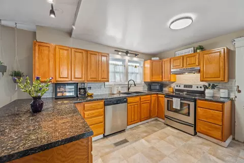 Kitchen - 314 Windsor St, Marion, OH 43302 photo 1 of 3