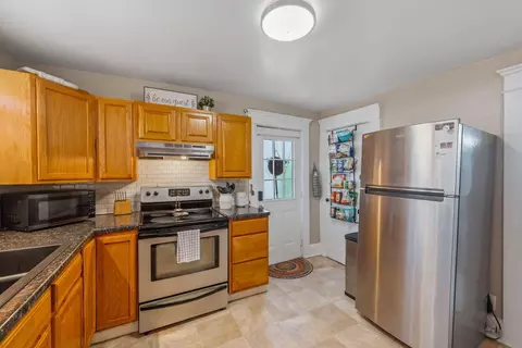 Kitchen - 314 Windsor St, Marion, OH 43302 photo 2 of 3
