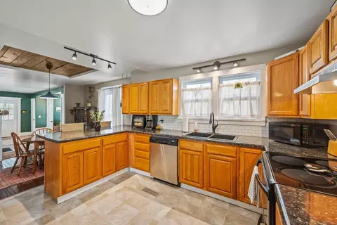 Kitchen - 314 Windsor St, Marion, OH 43302 photo 3 of 3