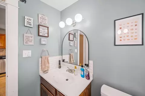 Bath - 314 Windsor St, Marion, OH 43302 photo 2 of 2