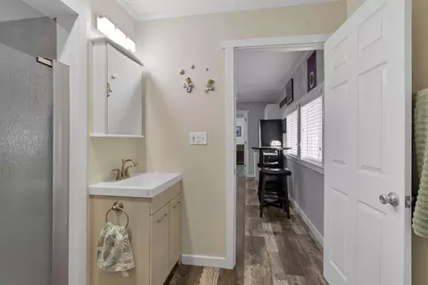 Bath - 1805 Maple Ct, Heath, OH 43056 photo 3 of 12