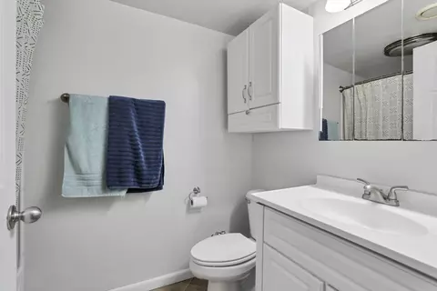 Bath - 1805 Maple Ct, Heath, OH 43056 photo 11 of 12
