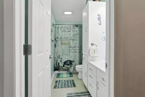 Bath - 1805 Maple Ct, Heath, OH 43056 photo 7 of 12