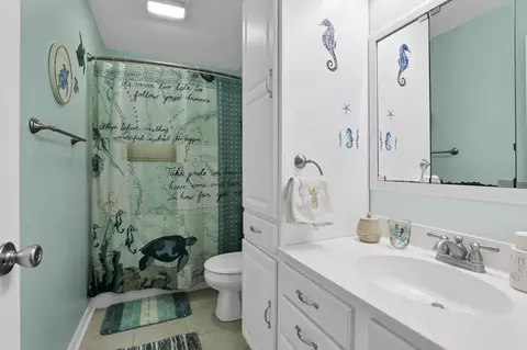 Bath - 1805 Maple Ct, Heath, OH 43056 photo 8 of 12