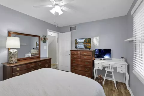 Bedroom - 1805 Maple Ct, Heath, OH 43056 photo 10 of 12