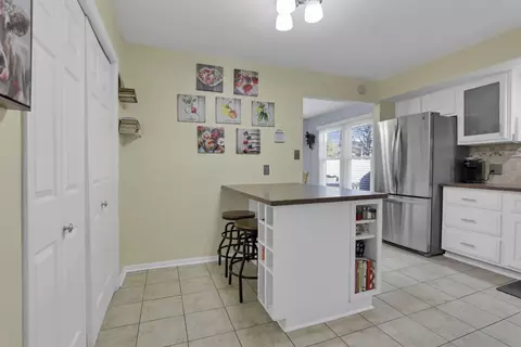Kitchen - 1805 Maple Ct, Heath, OH 43056 photo 8 of 8