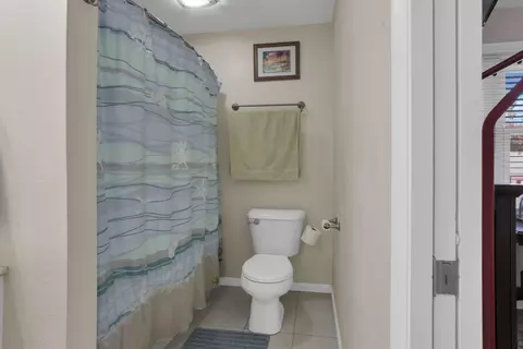 Bath - 1805 Maple Ct, Heath, OH 43056 photo 6 of 12