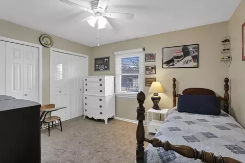 Bedroom - 1805 Maple Ct, Heath, OH 43056 photo 7 of 12