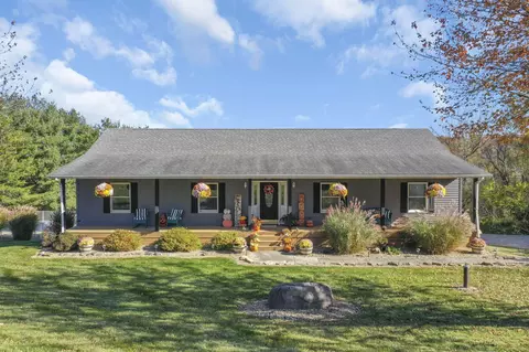 8981 Fairmont Rd, Thornville, OH 43076