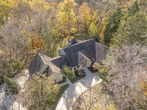 3055 Carriage Ln, Columbus, OH 43221