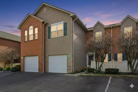 810 Mystic Pointe Dr, Lewis Center, OH 43035