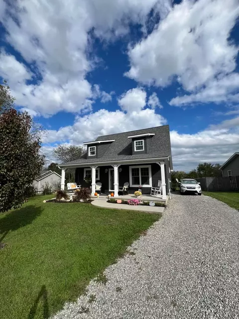 2064 Mace Dr, Albany, OH 45710
