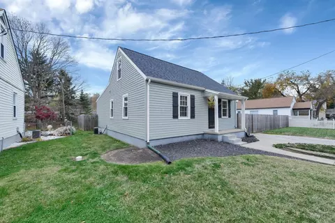 1046 Sugar Grove Rd SE, Lancaster, OH 43130