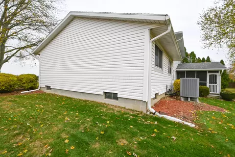 Exterior - 525 Somerlot Hoffman Rd E, Marion, OH 43302 photo 6 of 13
