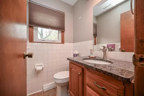 Bath - 525 Somerlot Hoffman Rd E, Marion, OH 43302 photo 1 of 6