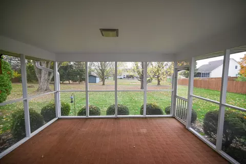 Exterior - 525 Somerlot Hoffman Rd E, Marion, OH 43302 photo 11 of 13