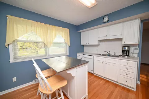 Kitchen - 525 Somerlot Hoffman Rd E, Marion, OH 43302 photo 4 of 4