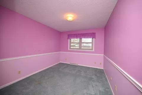 Bedroom - 525 Somerlot Hoffman Rd E, Marion, OH 43302 photo 1 of 9