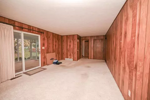 Living - 525 Somerlot Hoffman Rd E, Marion, OH 43302 photo 3 of 6