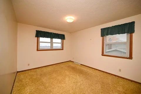 Bedroom - 525 Somerlot Hoffman Rd E, Marion, OH 43302 photo 5 of 9