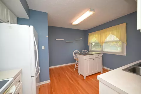Kitchen - 525 Somerlot Hoffman Rd E, Marion, OH 43302 photo 1 of 4
