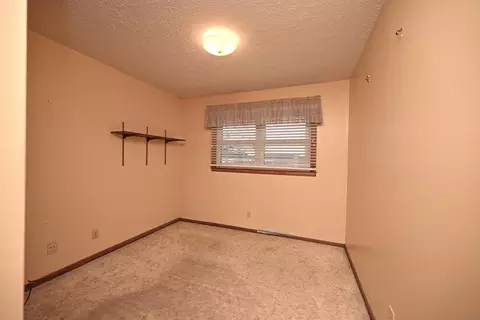 Bedroom - 525 Somerlot Hoffman Rd E, Marion, OH 43302 photo 3 of 9