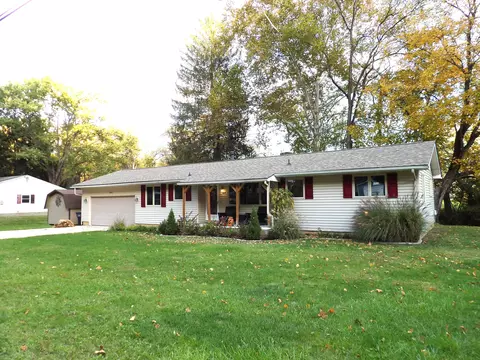 144 Lynwood Ln, Lancaster, OH 43130