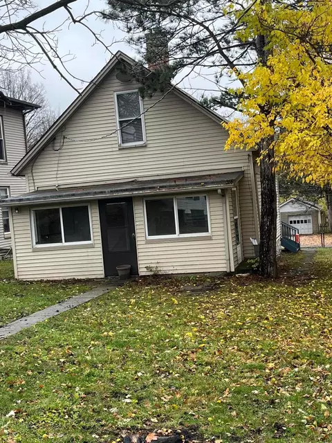 169 E William St, Delaware, OH 43015