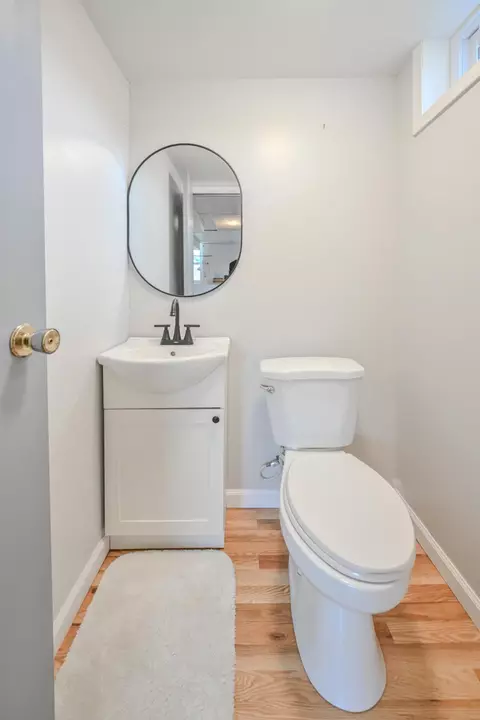Bath - 557 Vale Rd, Springfield, OH 45504 photo 5 of 6